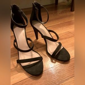 Kelly & Katie black  strappy heels